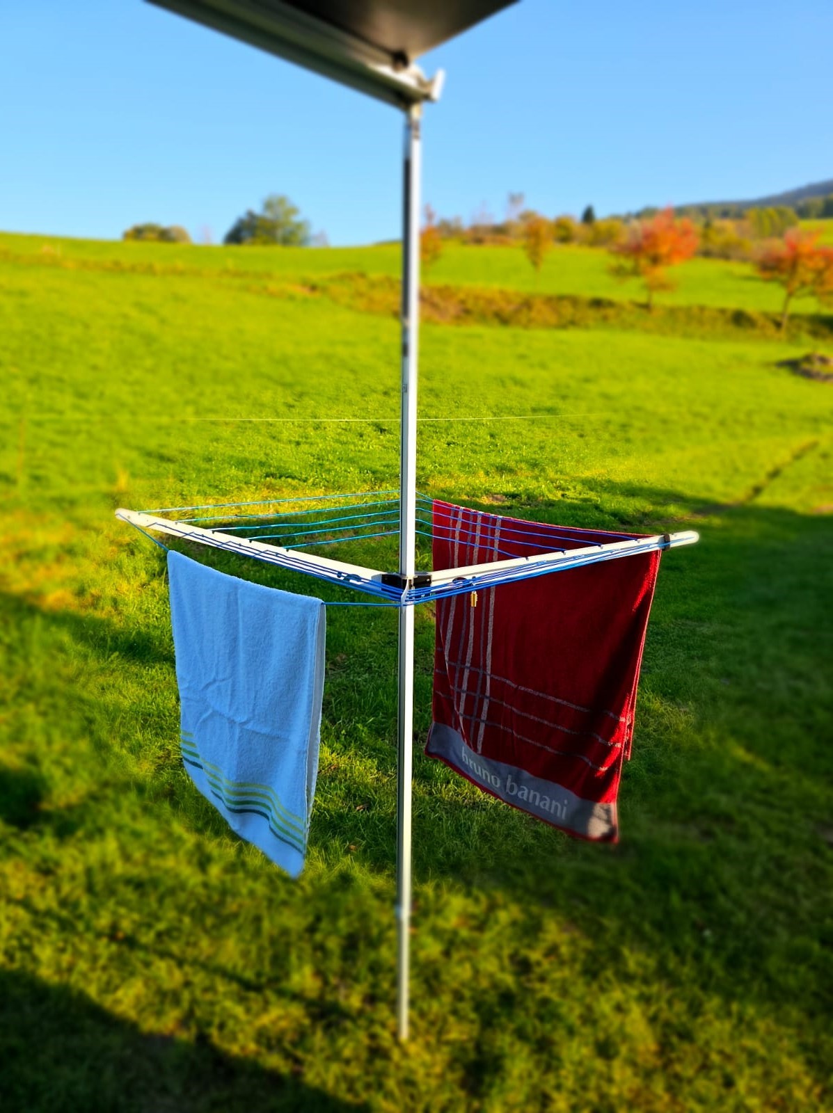 Markisen-Butler - Wäschespinne am Stellfuß der Markise